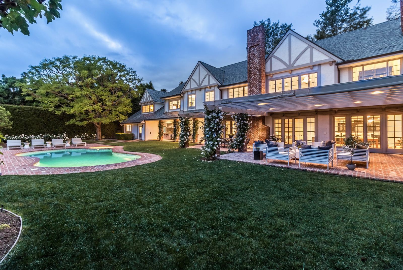 807 N. Crescent Dr. Beverly Hills, CA 90210 Oppenheim Real Estate